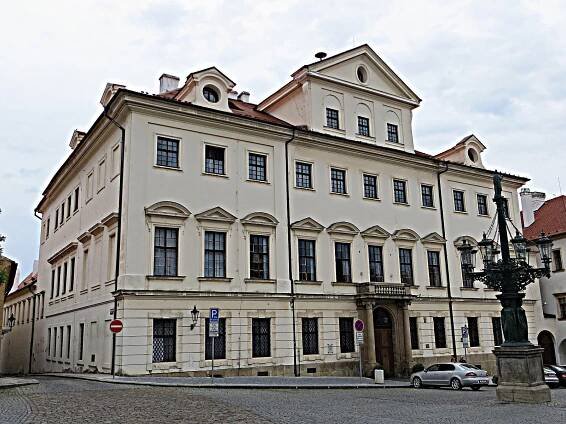 Soubor:Loretánská - panoramio (2).jpg