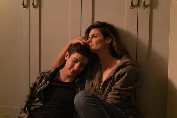Nezvěstná - Série 2 - Casualties - Z filmu - Patrick McAuley, Stana Katic