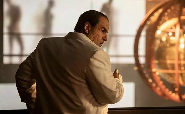 VIDEO: Colin Farrell už je zase k nepoznání. Trailer na spin-off Batmana dává komiksům naději