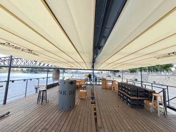 Pergola Latin 80, Kayak Beach Bar, Praha