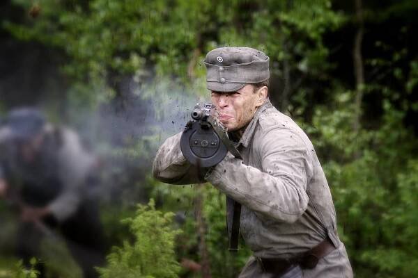 Střihač psích drápů - Z filmu - Peter Franzén