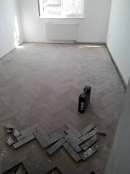 Renovace parket, montáž dveří v Plzni