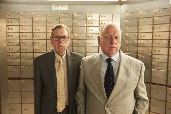 Timonthy Spall (left) playing Perkins and Kenneth Cranham as Reader in an ITV drama about the crime