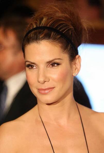 sandra-bullock-hollywood-film-festival-awards-gala-ceremony-2005