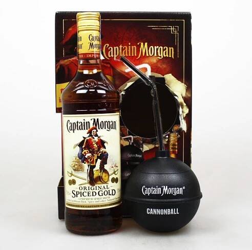 Rum Captain Morgan Spiced 0,7l 35% + děl.koule | Captain morgan v akci captain morgan dárkové balení, kapitán morgan s colou