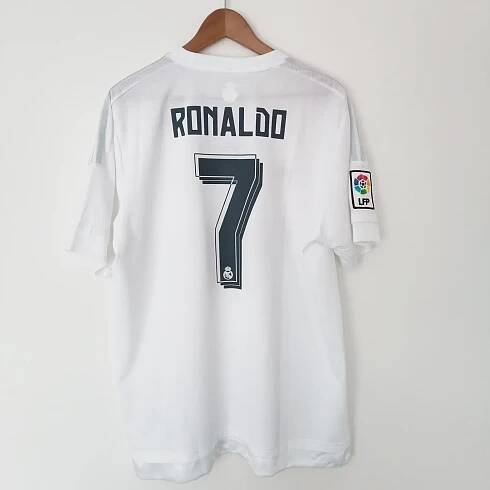 Ronaldo-Real-Madrid-2015-2016-home-shirt