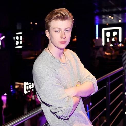 Adam Mišík, Petra Svoboda, Ester Geislerová vyrazili na párty, bylo to epic! - PR-SOUP