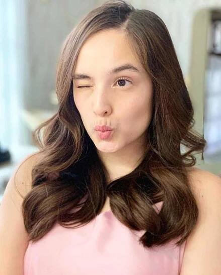 Chelsea Islan Selfie 4