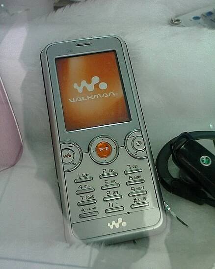 Soubor:Sony Ericsson W610i.jpg – Wikipedie