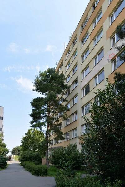 PRAHA PROSEK, DRUŽSTEVNÍ BYT 3+1 S LODŽIÍ, 72 m²
