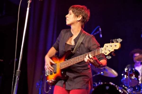 Sara Lee (musician)