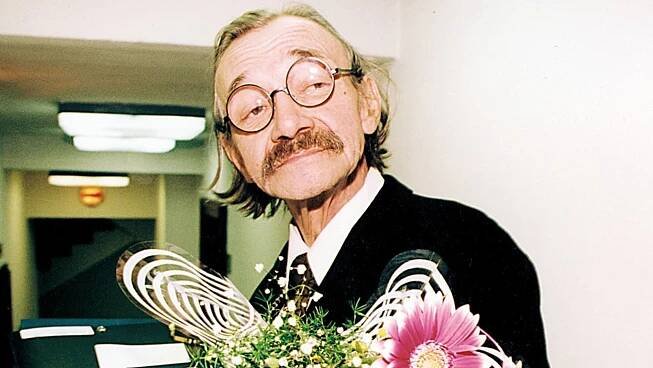 Josef Kemr si chalupu vybudoval z bývalého včelína. Majetek odkázal sestře herce Skopala