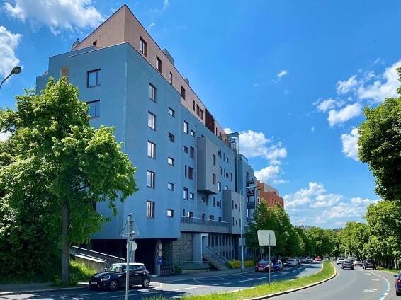 Prodáno: byt 2+kk, 2x balkon, 68m2, garáž, Jeremenkova, Praha Podolí • HONZA PTÁČEK • realitní makléř