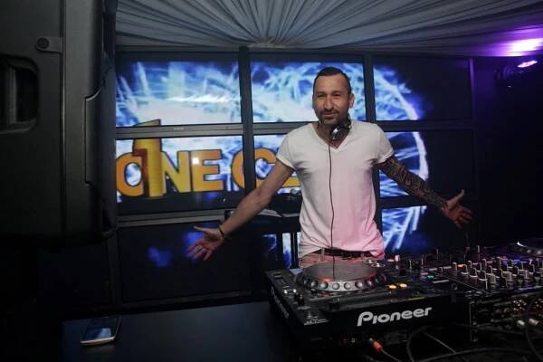 DJ Uwa a jeho 13. komnata: Mám Tourettův syndrom!