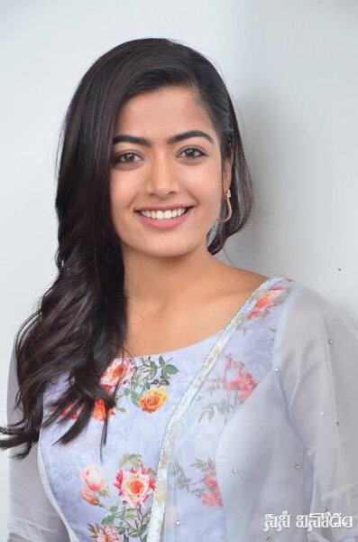 Rashmika Mandanna - Cinevinodam