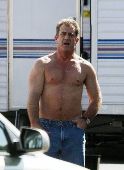 Mel Gibson předvedl své „smrtonosné zbraně“: Legendární herec (66) má pořád svaly jako mladík