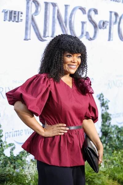 "The Lord Of The Rings: The Rings Of Power" Los Angeles Red Carpet Premiere & Screening on August 15, 2022 in Los Angeles, California - Yvette Nicole Brown - Pán prstenů: Prsteny moci - Série 1 - Z akcí