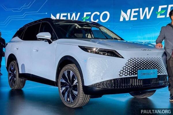 Chery Omoda 7 unveiled – sporty SUV with 1.5 TGDi PHEV tech, gaming-style interior, sliding touchscreen - paultan.org