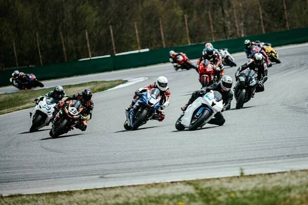 Na Masarykově okruhu se rozhodne o motocyklových mistrech