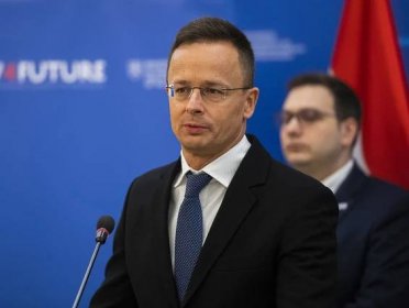 Nátlak senátorov USA nepomôže, Maďarsko je suverénnou krajinou, tvrdí šéf diplomacie