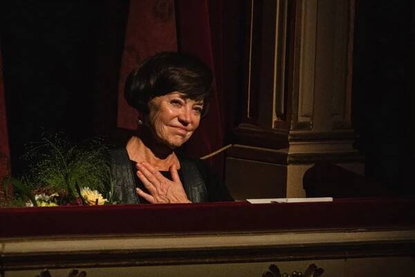 S Libuší Královou o 33 oponách, třech divadlech, třech koncích Labutího jezera a o tíze Ceny Thálie - Opera PLUS
