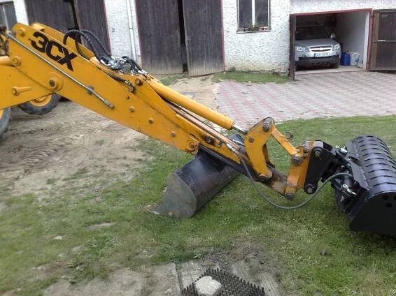 Re: Svahová lopata pro traktorbagr JCB
