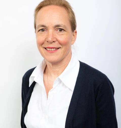 The B2B group expert on information, data and technologies