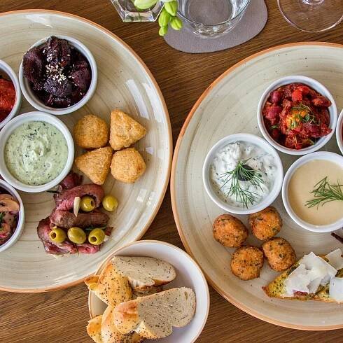 Masové nebo vege tapas pro dva: bůček i feta se zeleninou - Obrázek 2