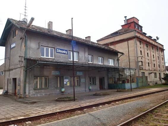Soubor:Zdounky, nádraží (4).jpg – Wikipedie