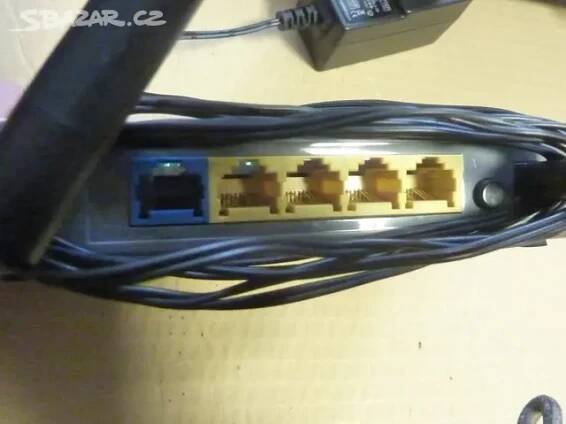 INTERNETOVÉ PŘIJÍMAČE,ROUTERY,WIFI,SWITCHE,KABELY