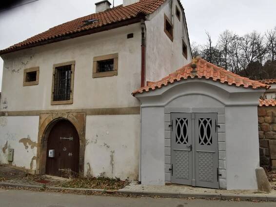 Barokní kaple svatého Cyrila a Metoděje na Roudné je opravená