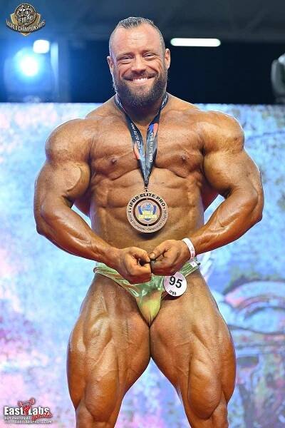 Ronnie.cz - Jonathan Rouch