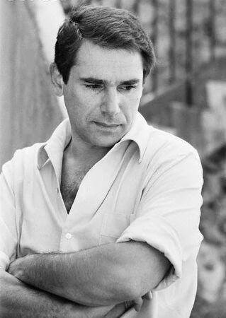Robert Hossein