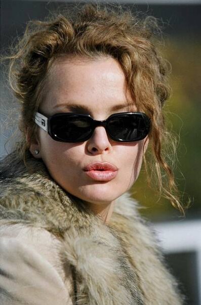 Zločiny z vášně - Z filmu - Dina Meyer