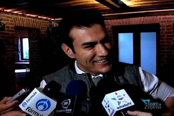 David Zepeda @davidzepeda1 manda su corazón como otros artistas