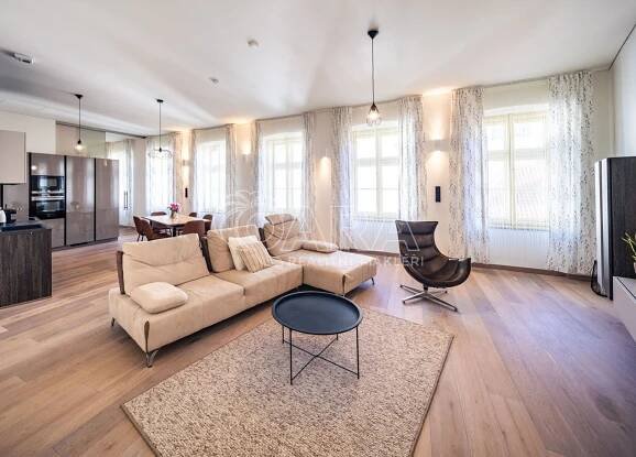 Pronájem luxusního bytu 3kk, 130m2, Truhlářská, Praha 1, obrázek č. 1