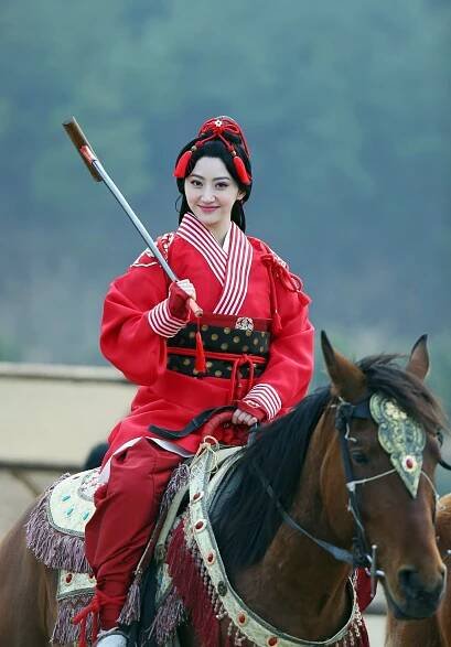 Jing-Tian-Horse-Ride-Images