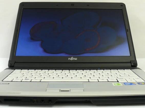 Fujitsu LifeBook S710 FP - černobílý pracant - Recenze - NOTEBOOK.cz