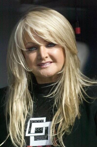 Trvalá, chraplák a pravidelné injekce botoxu: Takhle se proměnila Bonnie Tyler, která slaví 70. narozeniny
