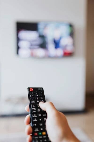 Televizní a rozhlasové poplatky se zvýší, rozhodla vláda. Novela rozšiřuje i okruh poplatníků