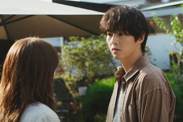 Song Joong-ki (right) and Chun Woo-hee and in a still from the new Korean drama My Youth, now streaming on Viu.