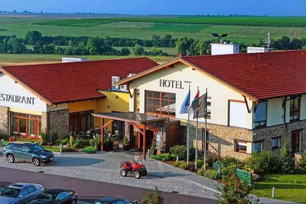 Hotel Happy Star**** HNANICE