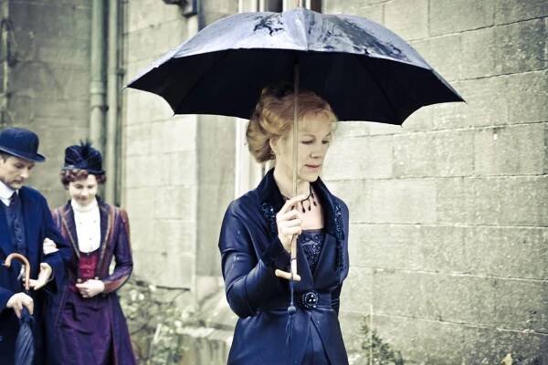 Vesnice - Epizoda 5 - Z filmu - Juliet Stevenson