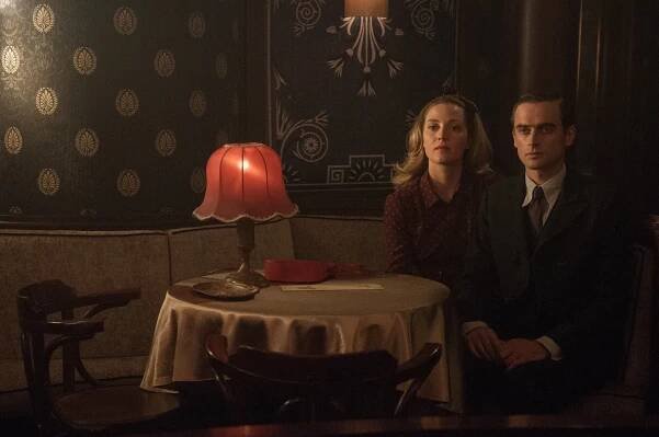 X-company - Chaos - Z filmu - Evelyne Brochu, Jack Laskey
