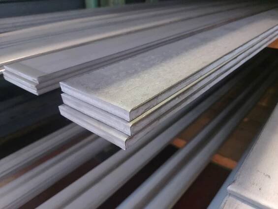nerezová tyč plochá 60x8 mm, strihaná, akosť 1.4301