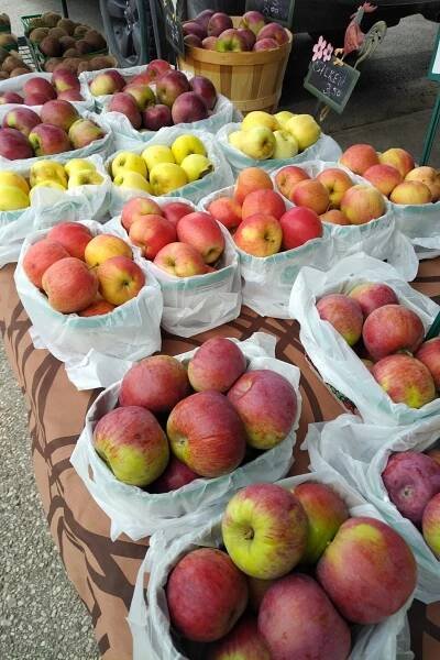 Flesherton Farmers' Market apples