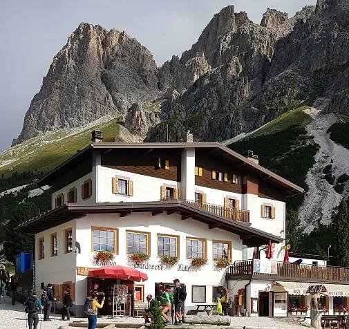 RIFUGIO GARDECCIA - Hostel Reviews (Pozza di Fassa, Italy - Province of Trento)