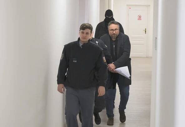 Pátý obviněný v kauze Motol jde do vazby. Dalších 12 osob je na svobodě