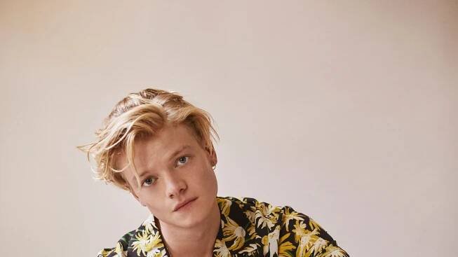 White Lines Star Tom Rhys Harries On Starring In The Netflix Hit Drama