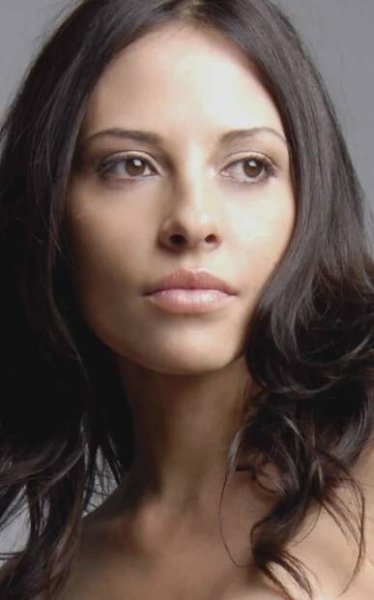 Elizabeth Cervantes - Wikipedia